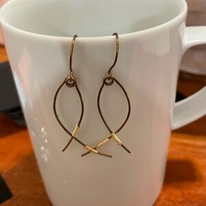 Chic Gold Wire Loop Earrings